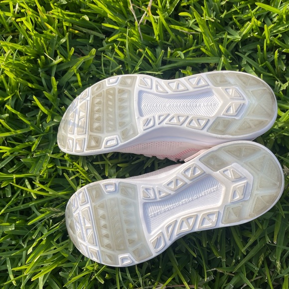 APL TechLoom Breeze women’s Athletic shoes 9.5 cream fire coral white - Picture 7 of 12